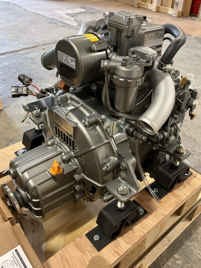 Yanmar 1GM10 Marine Engine with 2.62:1 Ratio KM2P Gearbox